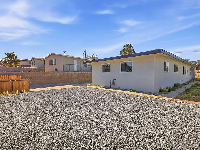 937 Elizabeth St — Photo 21
