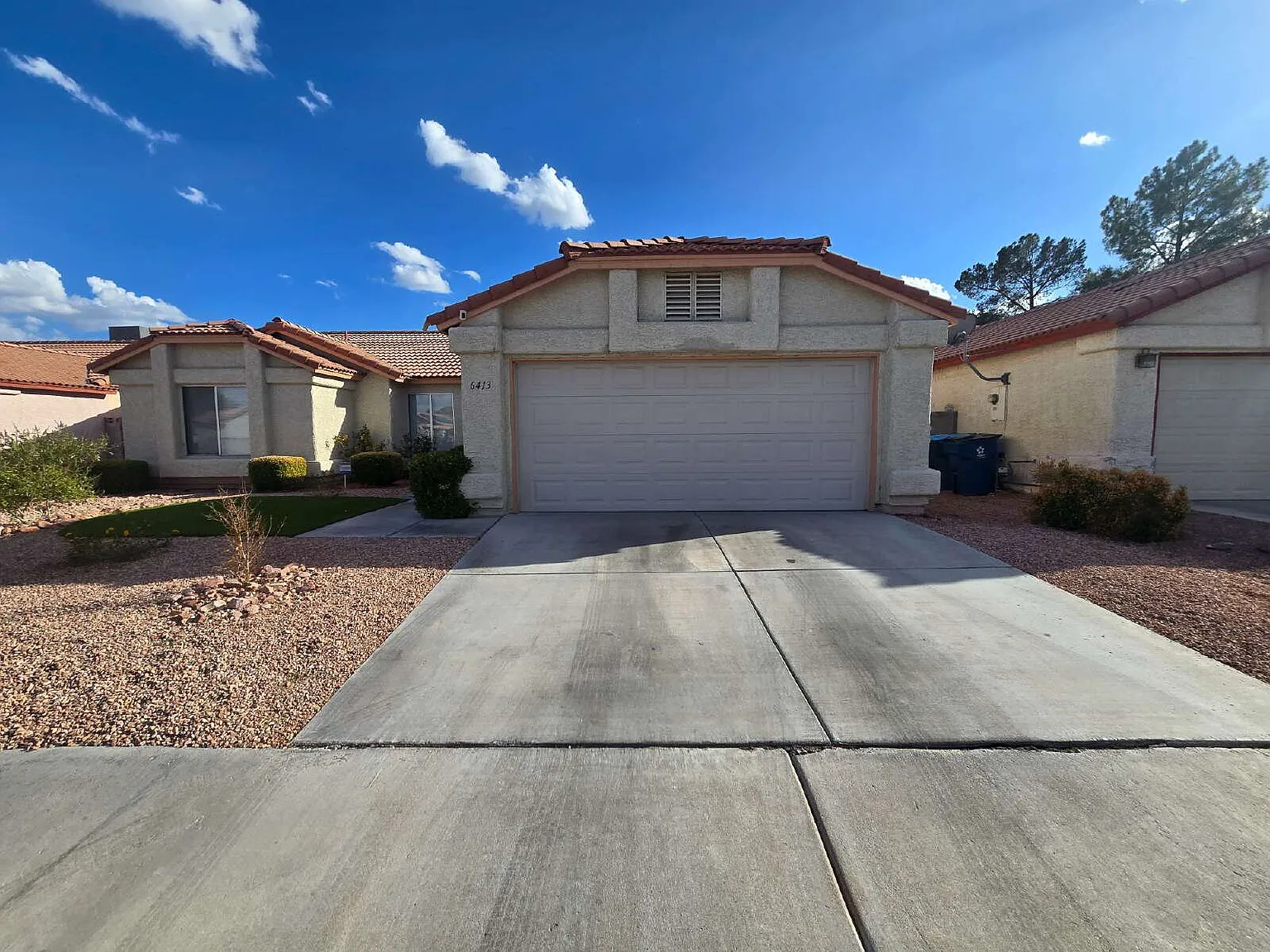 3 bed, 2.0 bath, 1424 sqft, $2,300 — Photo 1