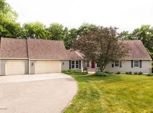 6000 Oak Meadow Ln NW, Rochester, MN 55901