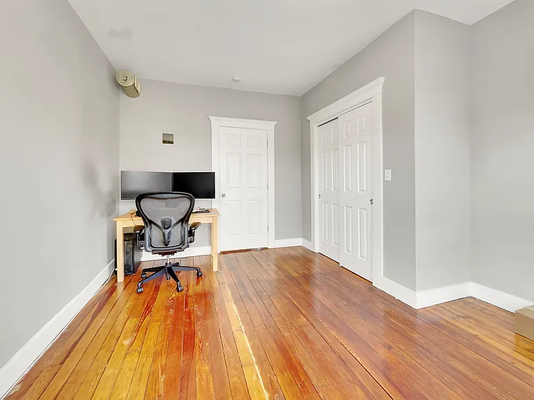 258 Nicoll St #3R — Photo 10