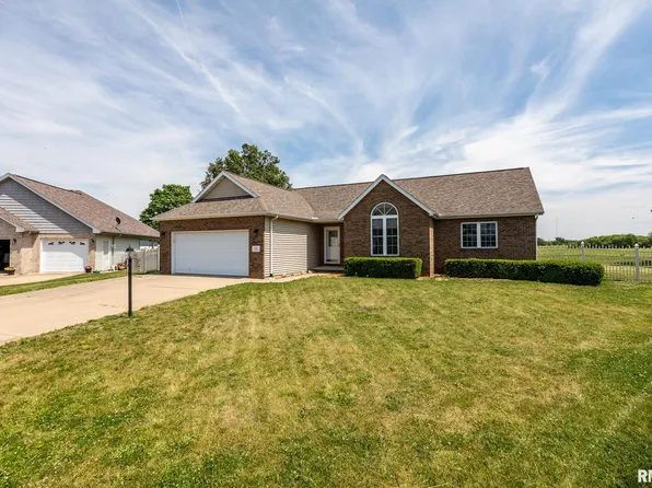 140 Heatherview Dr, East Peoria, IL 61611