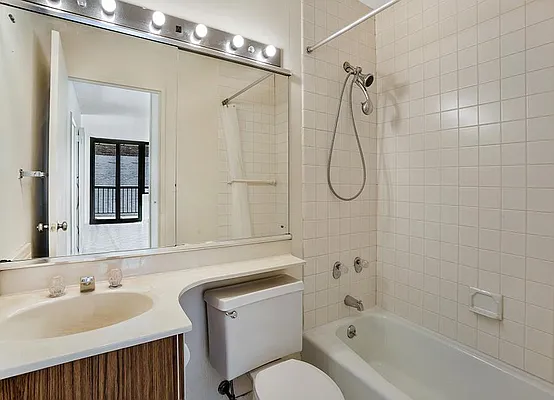 Sold by Warburg | media 15