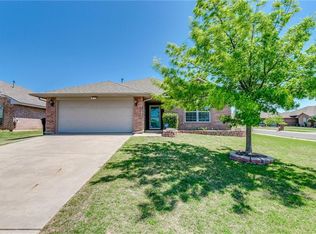 4112 Green Apple Dr, Moore, OK 73160