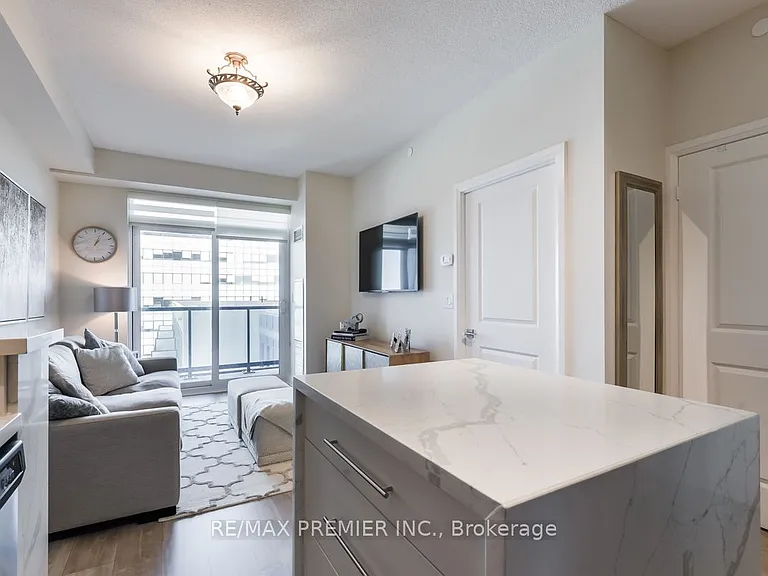 3600 Highway 7 Rd #803 — Photo 6