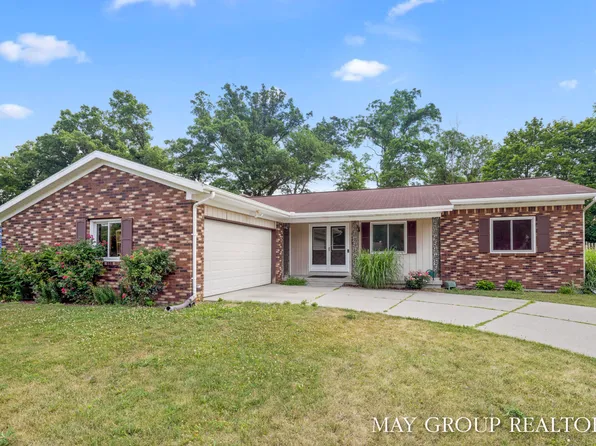 4452 Trail View Dr NE, Grand Rapids, MI 49525