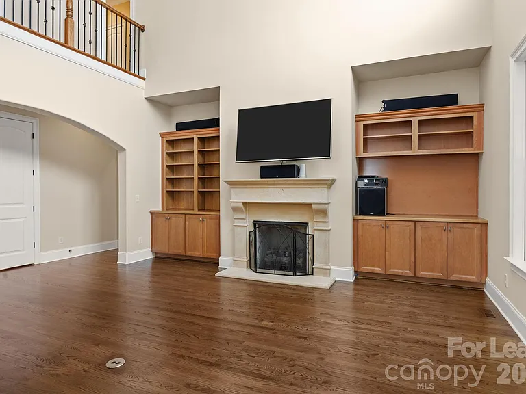 11938 Bradford Park Dr — Photo 8