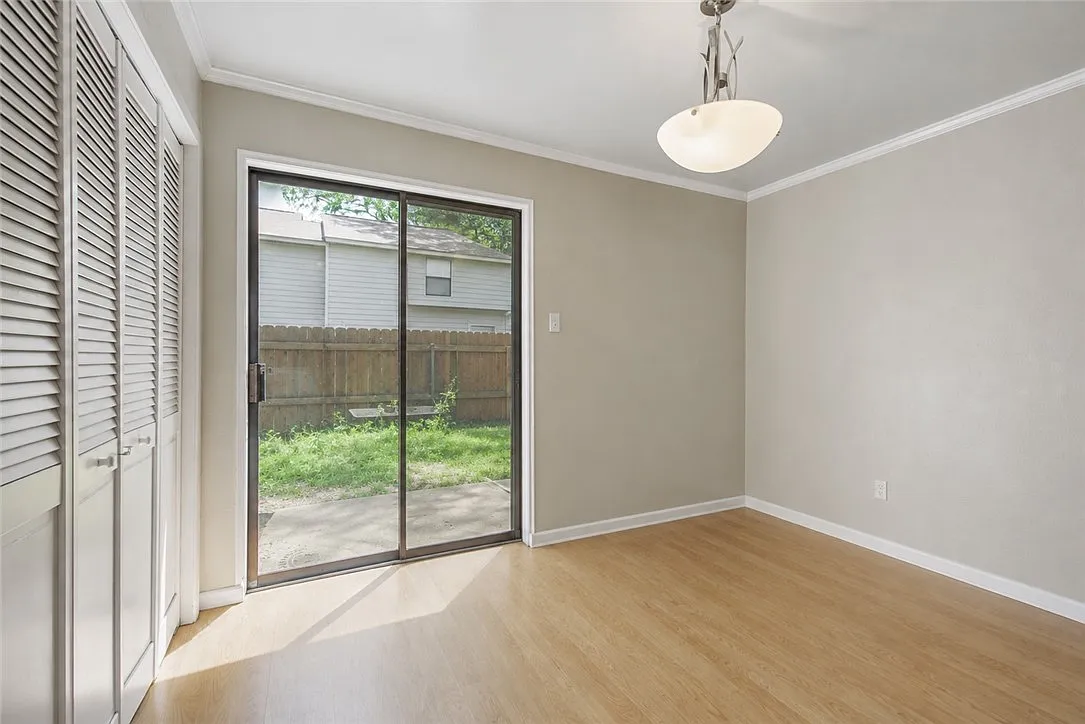 2 bed, 1.5 bath, 1300 sqft, $1,200 — Photo 3