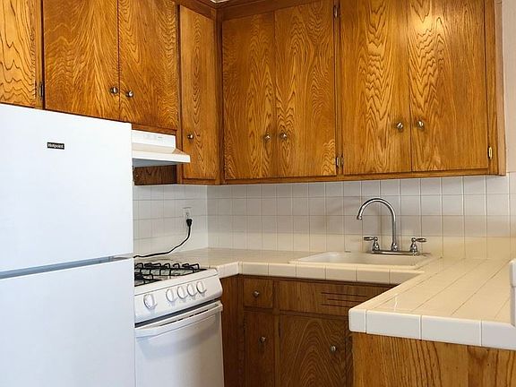 3rd image of 1924 9th Ave APT 104