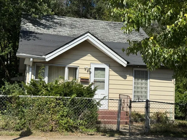 903 Ames St, Hammond, IN 46320