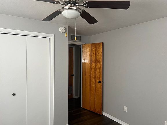 5th image of 4805 Meadow Ln