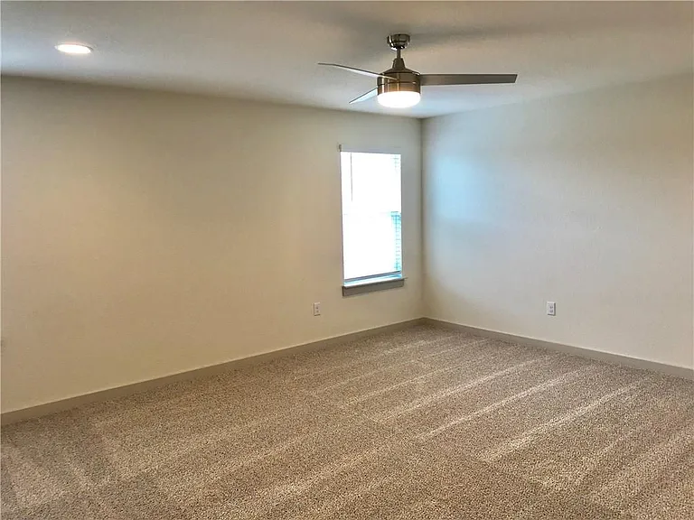 10408 Fulton Ave — Photo 13