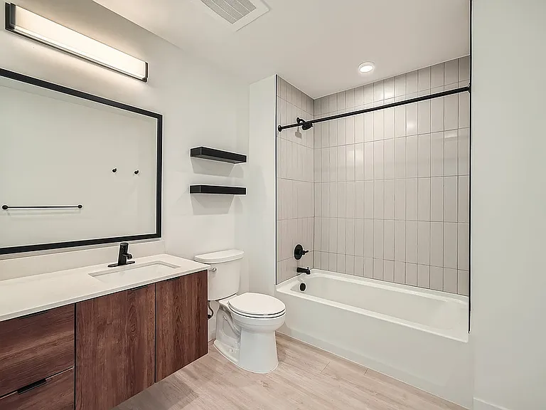 2059 19th St - Web Quality - 005 - 19 Studio 10 732
