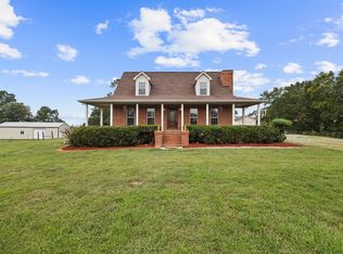 8590 Poplar Grove Rd, Mc Ewen, TN 37101