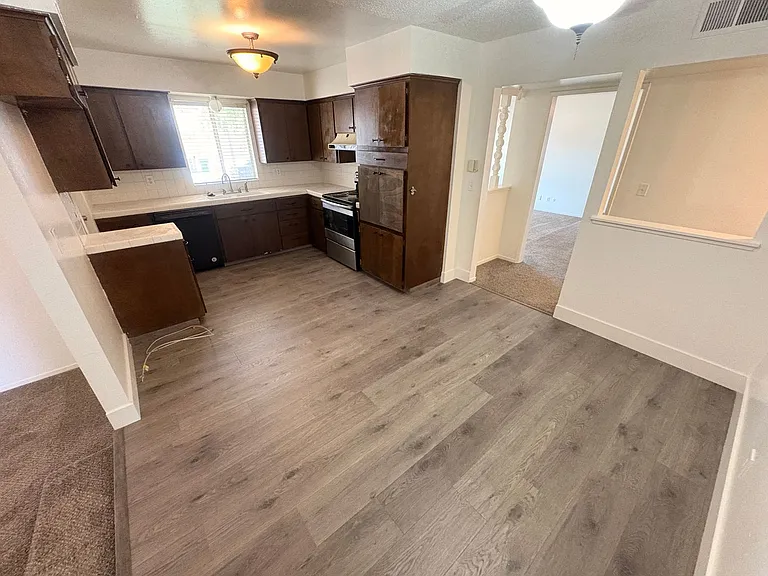 6116 N Marty Ave — Photo 5