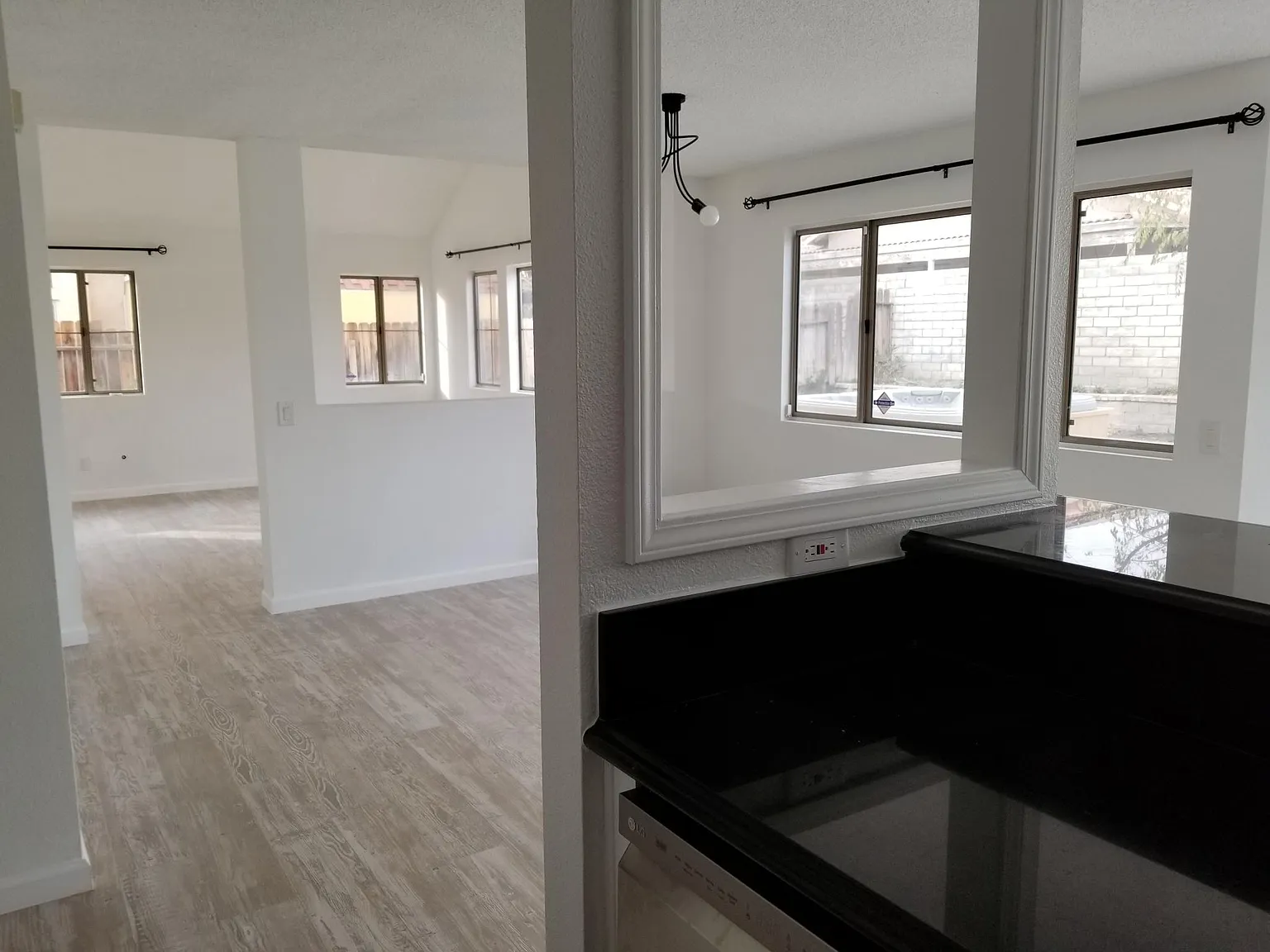 3 bed, 2.5 bath, 1454 sqft, $3,000 — Photo 4