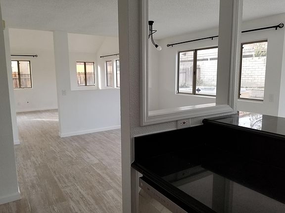 5th image of 5751 Charlotte Pl