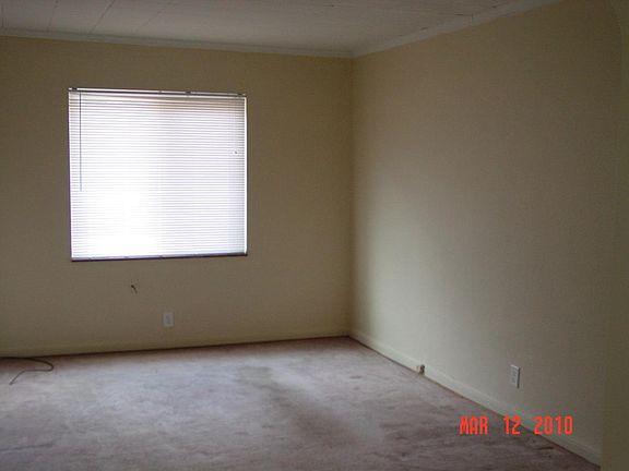 5th image of 4762 N High St APT D