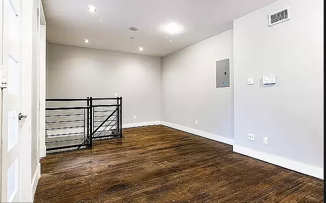 Rented by Brooklyn Group | media 4