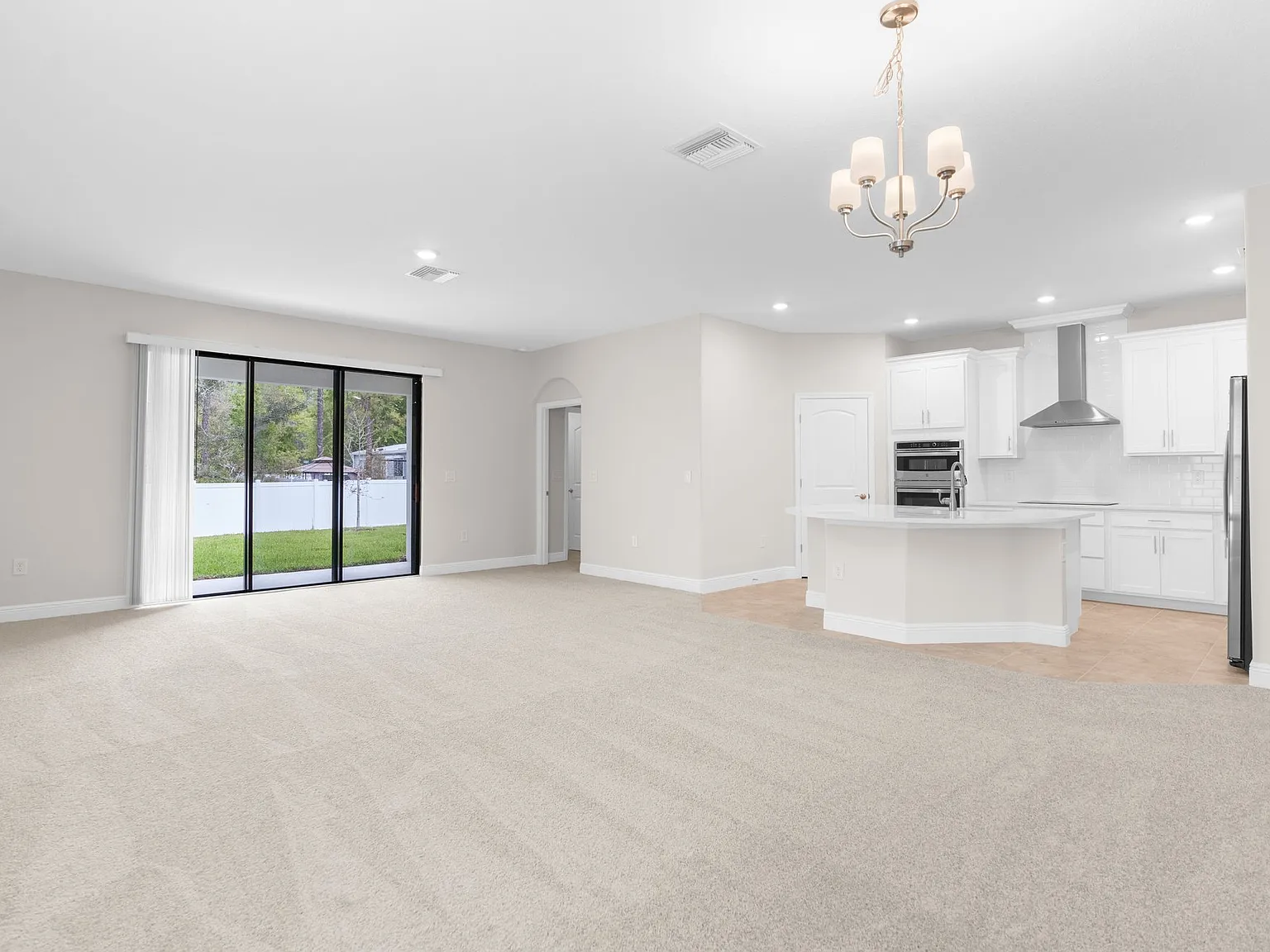 4 bed, 2056 sqft, $2,900 — Photo 4