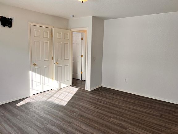 4th image of 4417 Melrose Pl
