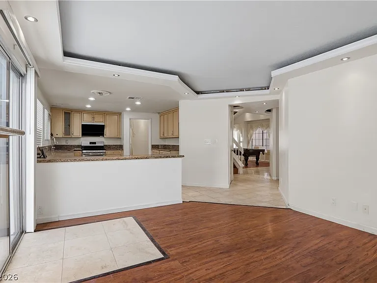 4727 Beaconsfield St — Photo 13