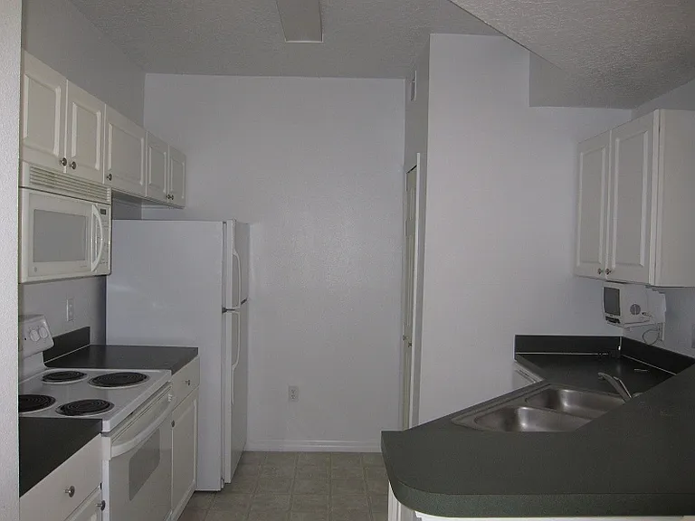 5578 Metrowest Blvd #1-211 — Photo 9