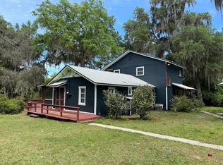 145 Twin Lakes Rd, Hawthorne, FL 32640