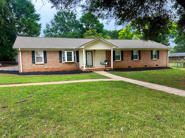 2 Green Acres Dr, Boiling Springs, SC 29316
