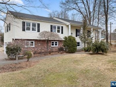 373 W Saddle River Rd, Upper Saddle River, NJ, 07458