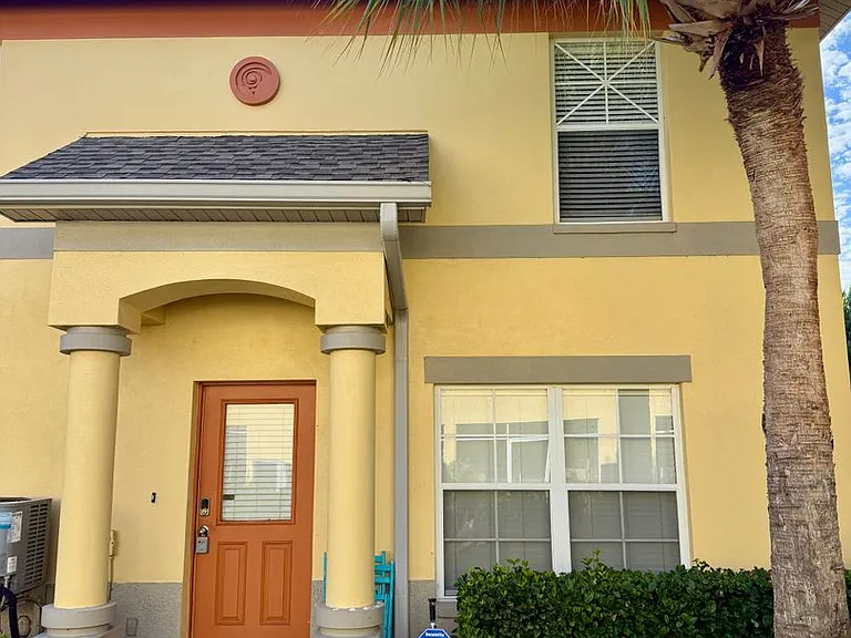 3846 Mandalay Dr — Photo 1