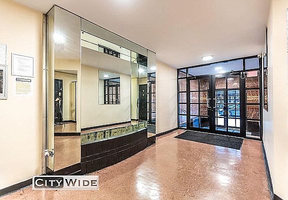 5th image of 160 E 55th St APT 4D