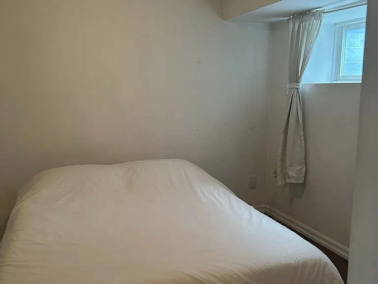 66 Mackenzie Cres #BASEMENT — Photo 13