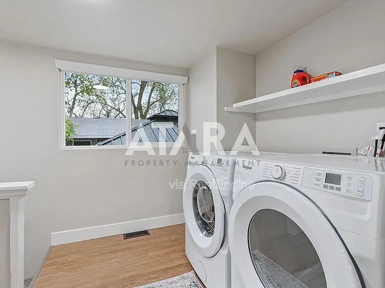 724 E Wilson Ave — Photo 29