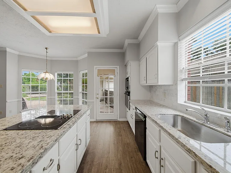 15122 Greenleaf Ln — Photo 38