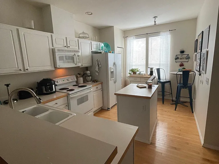 5339 237th Ter SE — Photo 3