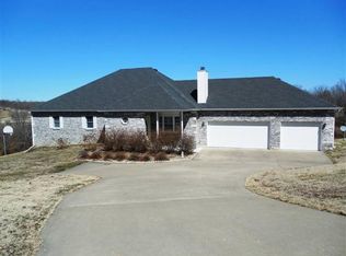 5675 Robinwood Rd, Loma Linda, MO 64804