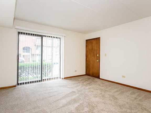 4th image of 1545 S Ardmore Ave APT D