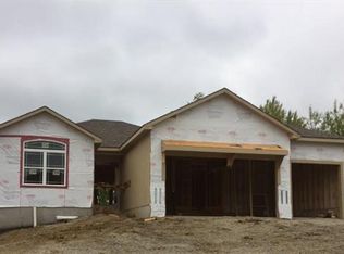 4205 SW Briarbrook Dr, Lees Summit, MO 64082