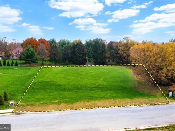 494 Stonehenge Dr, Lititz, PA 17543