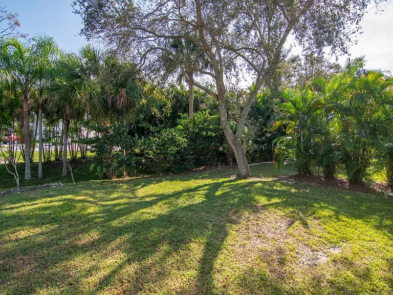 1868 Sixty Oaks Ln — Photo 10
