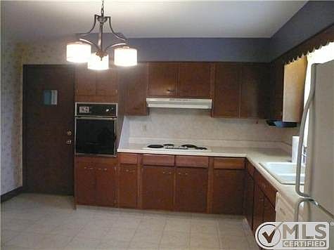 4th image of 602 Shawnee Dr