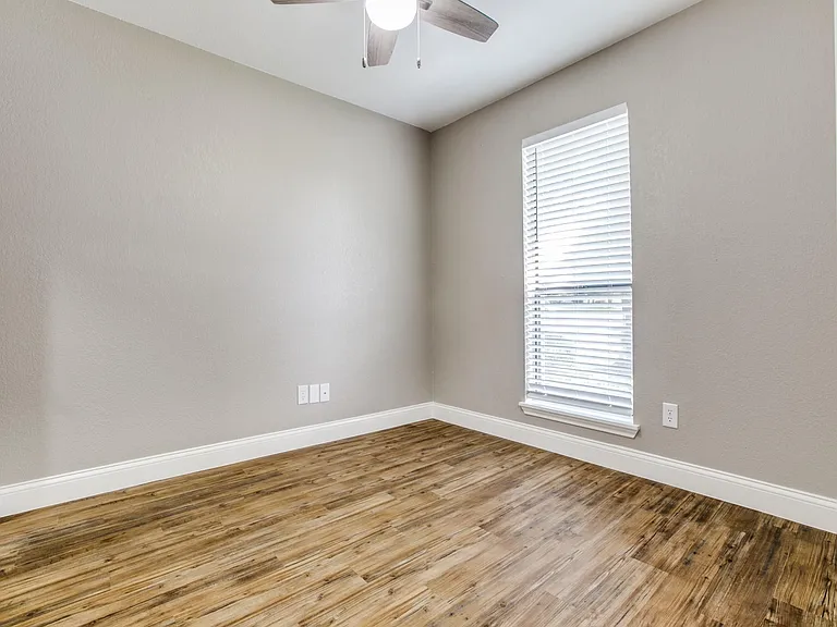 1419 Willow Run Dr — Photo 6