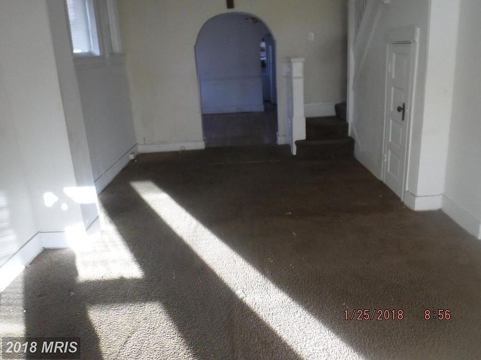 2nd image of 3825 Saint Victor St