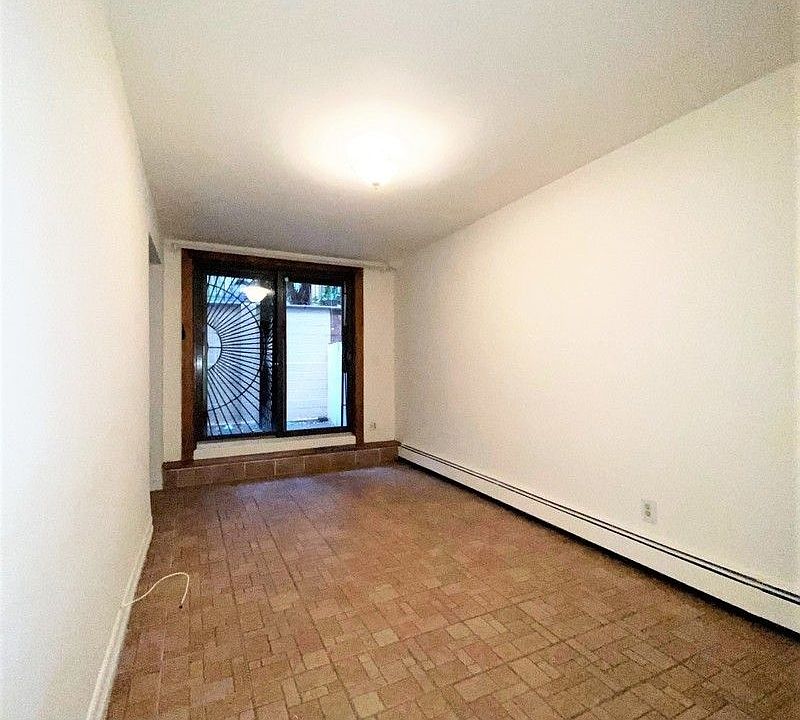 1st image of 40 W 85th St #Lg