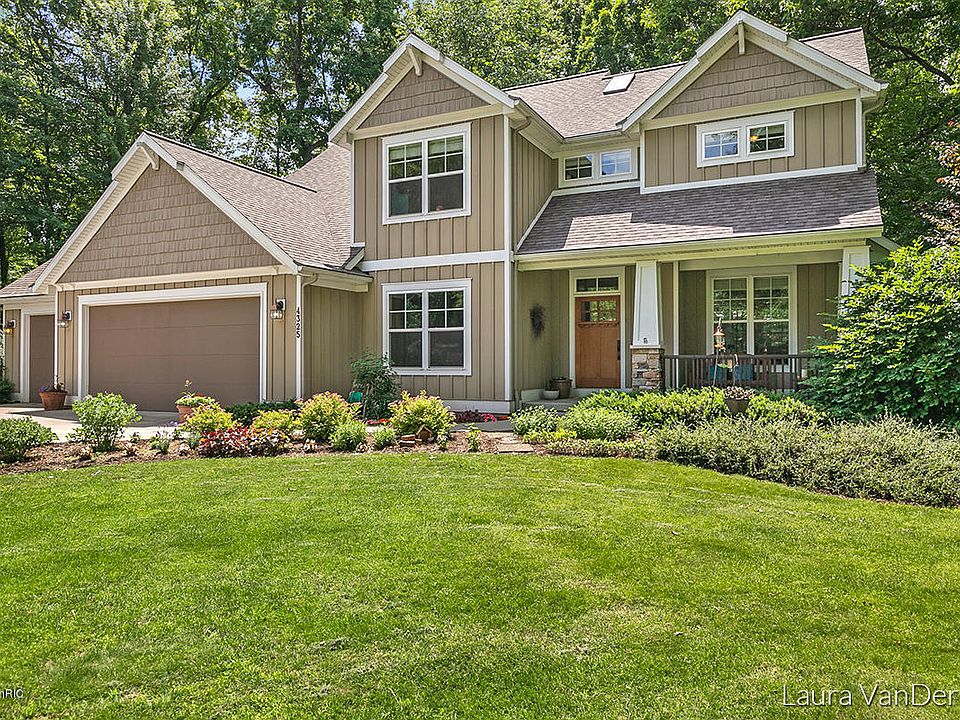 1st image of 4325 Trail East Dr NE