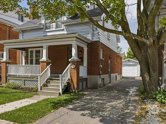 4th image of 256 Collingwood St