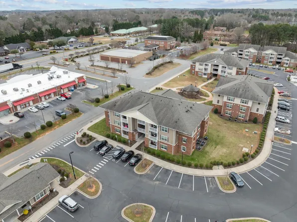 Sterling Trace Apartments