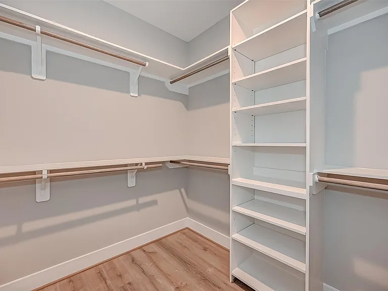 1718 Hardy St — Photo 17