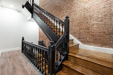 Rented by R New York