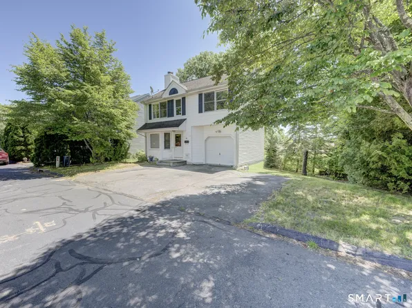 24 Nutmeg Court #24, West Hartford, CT 06110